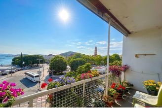 011 2052 124 Split Gripe Three bedroom apartment with a sea view for sale