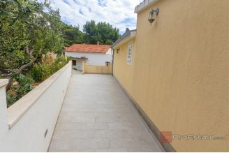 019 2031 259 solin family house with two apartments for sale