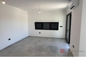 010 2058 05 Sibenik Modern apartment with terrace for sale