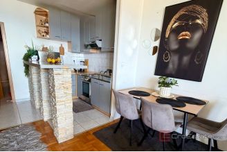 011 2022 497 Split two bedroom apartment with sea view for sale