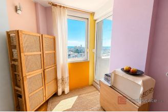 007 2060 19 Split Plokite sunny one bedroom apartment with panoramic sea view for sale