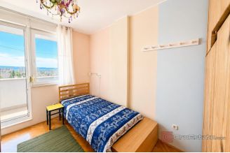 007 2060 19 Split Plokite sunny one bedroom apartment with panoramic sea view for sale