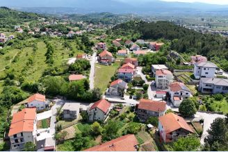 001 2052 125 Sinj house in nature for sale