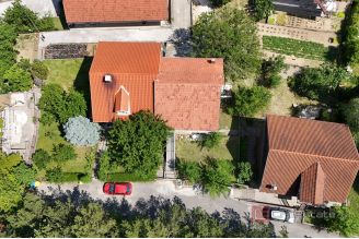 010 2052 125 Sinj house in nature for sale