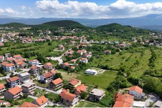 010 2052 125 Sinj house in nature for sale