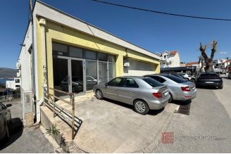 005 2035 385 Ciovo Commercial space in an attractive location for sale