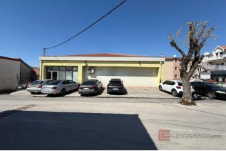 005 2035 385 Ciovo Commercial space in an attractive location for sale