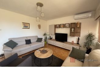 013 5522 30 Two bedroom apartment with a sea view for rent