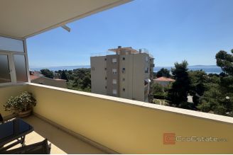 013 5522 30 Two bedroom apartment with a sea view for rent