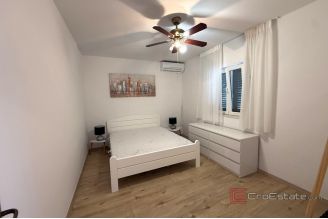014 2041 128 island brac house with sea view and garden for sale