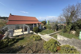 014 2041 128 island brac house with sea view and garden for sale