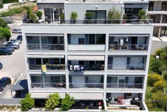 004 2052 126 Split Pazdigrad one bedroom apartment with sea view for sale