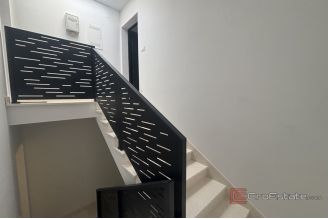 013 2035 386 Modern two bedroom apartment for rent