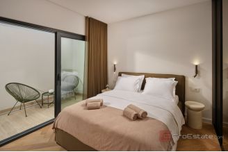 020 2056 16 Split Area Luxury apartment in a villa with private pool for sale