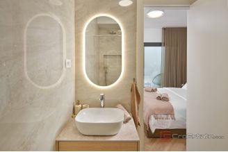 020 2056 16 Split Area Luxury apartment in a villa with private pool for sale