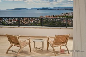 020 2056 16 Split Area Luxury apartment in a villa with private pool for sale