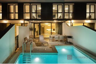 020 2056 16 Split Area Luxury apartment in a villa with private pool for sale