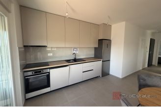 010 2035 387 Trogir Sunny two bedroom apartment for rent