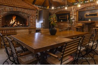 019 1032 09 Zagreb area luxury estate in Medvednica nature park for sale