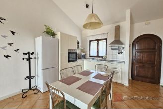 010 1014 53 Porec house with sea view for sale