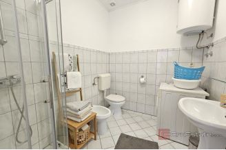 010 1014 53 Porec house with sea view for sale