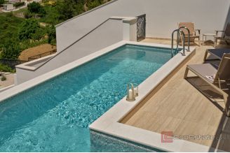 020 2056 19 Split area Exclusive three bedroom apartment with pool for long term rent