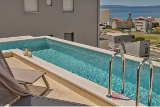 020 2056 19 Split area Exclusive three bedroom apartment with pool for long term rent