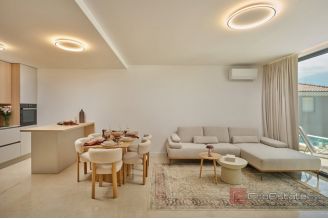 020 2056 19 Split area Exclusive three bedroom apartment with pool for long term rent