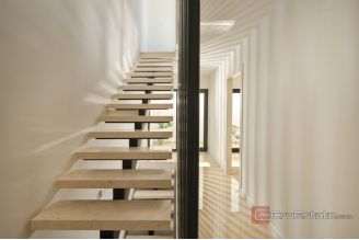 020 2056 19 Split area Exclusive three bedroom apartment with pool for long term rent