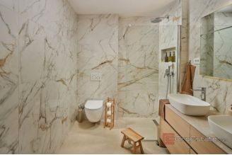 020 2056 19 Split area Exclusive three bedroom apartment with pool for long term rent