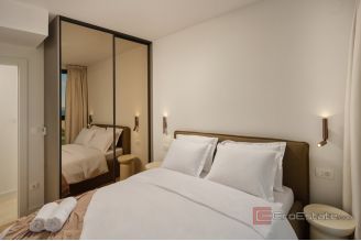 020 2056 19 Split area Exclusive three bedroom apartment with pool for long term rent