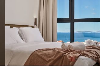 020 2056 19 Split area Exclusive three bedroom apartment with pool for long term rent
