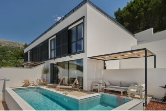 020 2056 19 Split area Exclusive three bedroom apartment with pool for long term rent