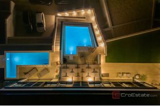 020 2056 19 Split area Exclusive three bedroom apartment with pool for long term rent