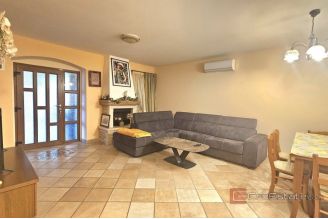 011 1014 55 Porec Stone house with pool for sale