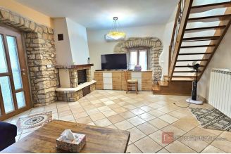 011 1014 55 Porec Stone house with pool for sale