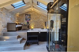011 1014 55 Porec Stone house with pool for sale