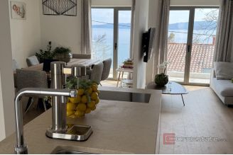 014 5523 30 Omis Detached house with a sea view for sale