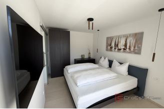014 5523 30 Omis Detached house with a sea view for sale