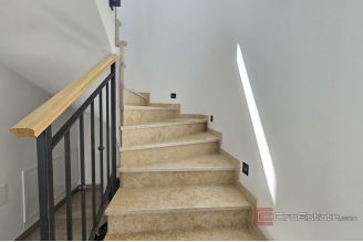 006 1014 56 Porec willa with pool and a sea view for sale