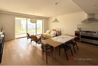 001 2046 195 Split Znjan Modern apartment with a sea view for sale