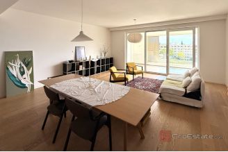 017 2046 195 Split Znjan Modern apartment with a sea view for sale