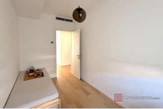 017 2046 195 Split Znjan Modern apartment with a sea view for sale