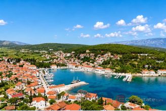 001 2051 71 Hvar stone house with two residential units for sale