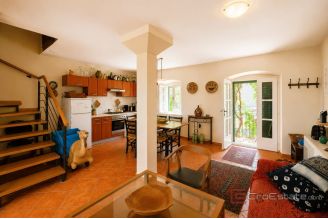 017 2051 71 Hvar stone house with two residential units for sale