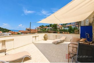 017 2051 71 Hvar stone house with two residential units for sale