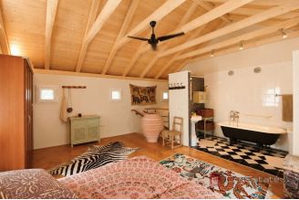 017 2051 71 Hvar stone house with two residential units for sale