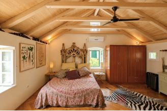 017 2051 71 Hvar stone house with two residential units for sale