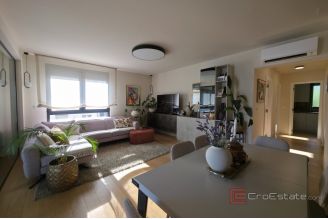 015 2061 14 Split Znjan modern apartment with garage in a desirable location for sale