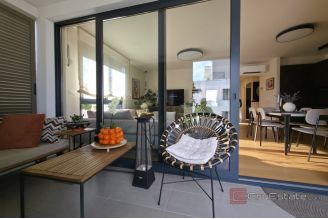 015 2061 14 Split Znjan modern apartment with garage in a desirable location for sale
